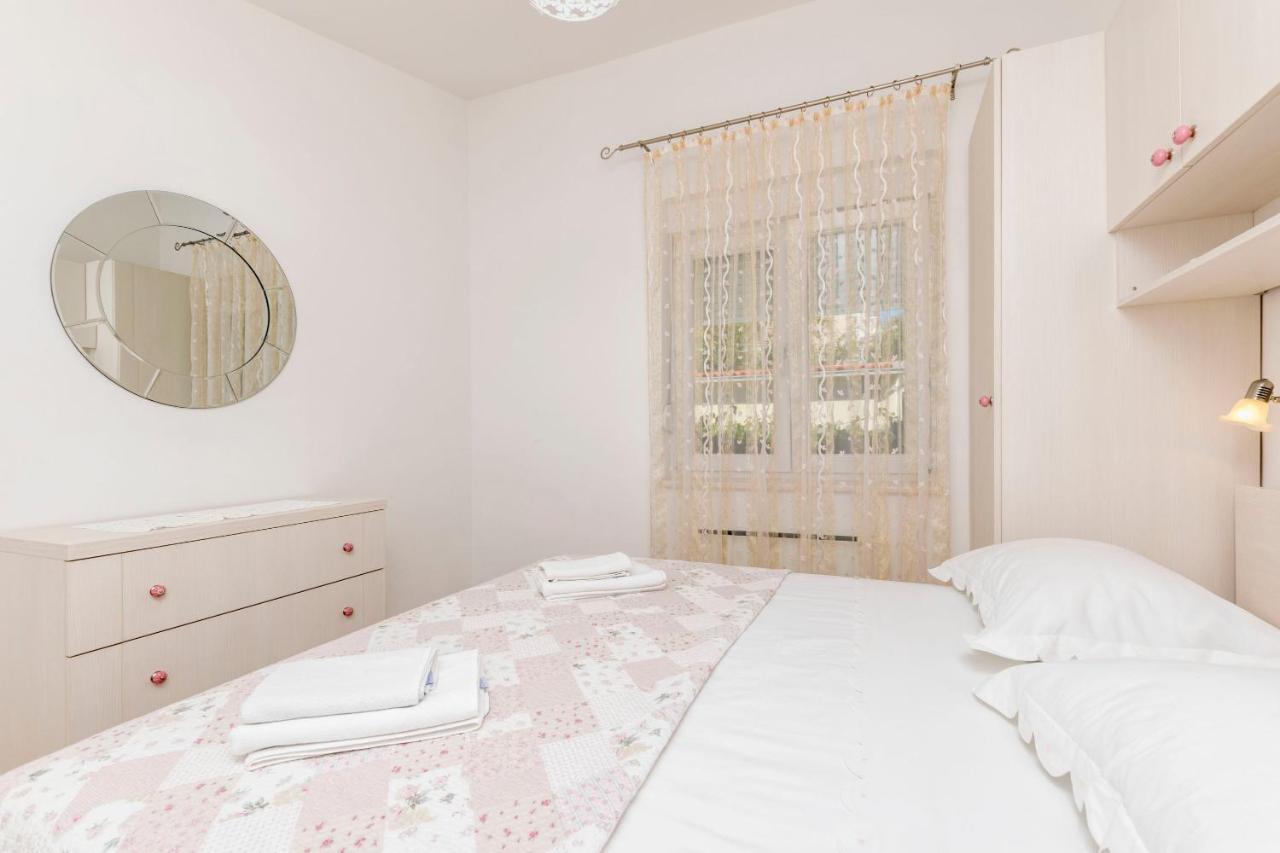 Apartments Maja Трогир Экстерьер фото