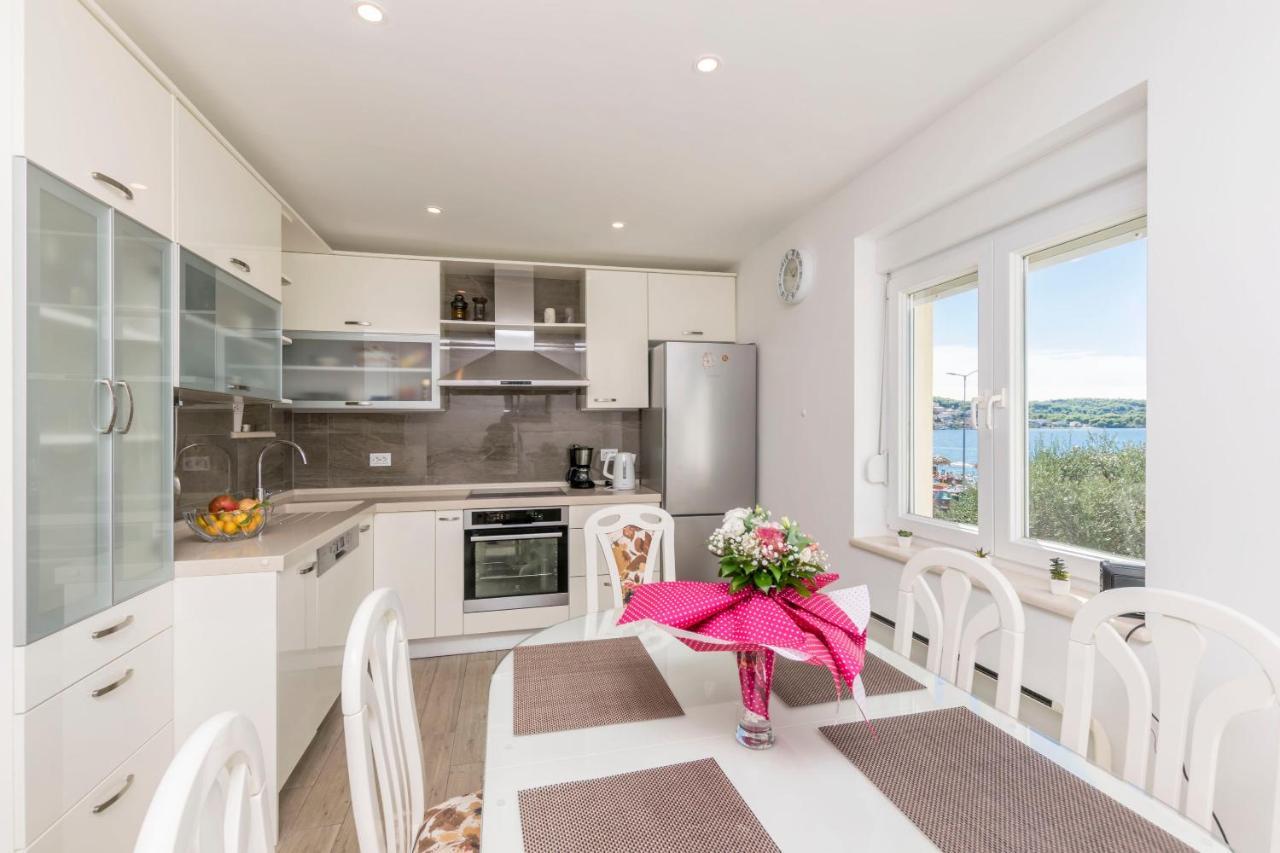 Apartments Maja Трогир Экстерьер фото